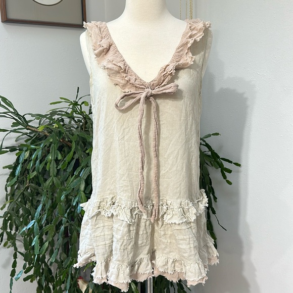 pearlbuttons Tops - Pearlbuttons Tunic Tank Top